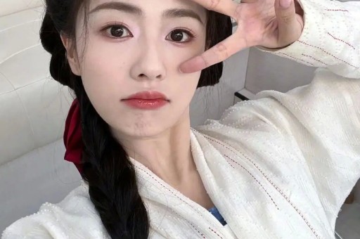 刷新下限！女网红开设绿茶速成班已有15万人买 最新回应来