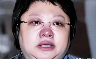 晚节不保？韩红言论惹争议冯小刚受牵连贪污上亿传闻水落石出